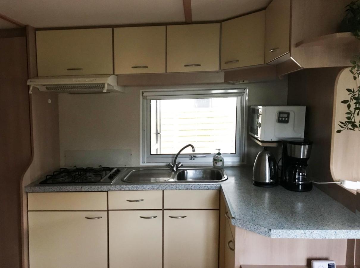 הוילה Chalet 'T Rijsterbos Op Camping Met Zwembad! מראה חיצוני תמונה